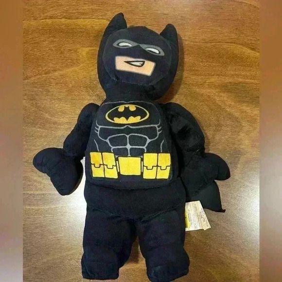 The LEGO BATMAN MOVIE 20" Extra Large Plush Stuffed Pillow Minifigure - Picture 2 of 11